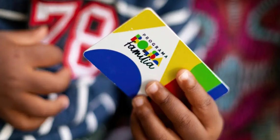 Aumento no Bolsa Família empolga brasileiros e Governo bate o martelo